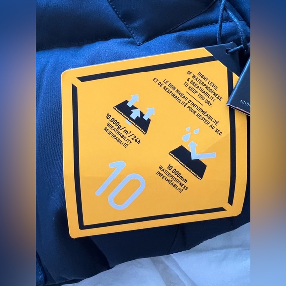 SOLD! Orage insulated snowboard, winter coat. Brand new with tags - Picture 4 of 16